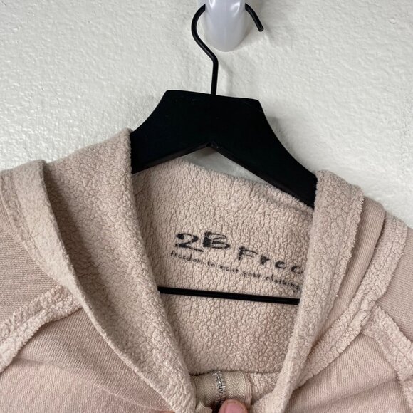 2B Free Zip Up Hoodie Juniors Butterfly Graphic Tan Size XS 90's Y2K - Picture 3 of 13